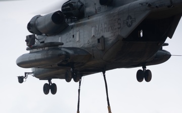 31st MEU | CLB 31 Conducts M777 Howitzer Lift Exercise