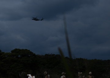 31st MEU | CLB 31 Conducts M777 Howitzer Lift Exercise