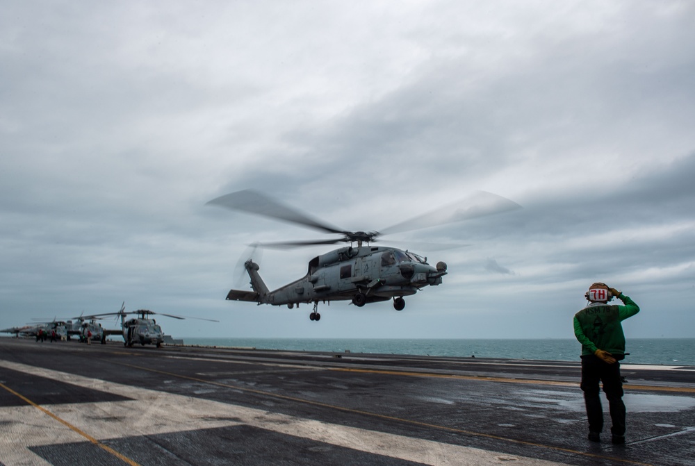 USS Carl Vinson (CVN 70) Conducts Routine Flight Operations in the South China Sea