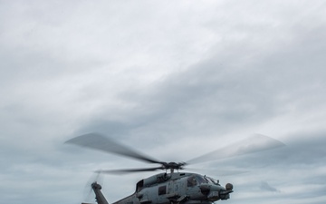 USS Carl Vinson (CVN 70) Conducts Routine Flight Operations in the South China Sea