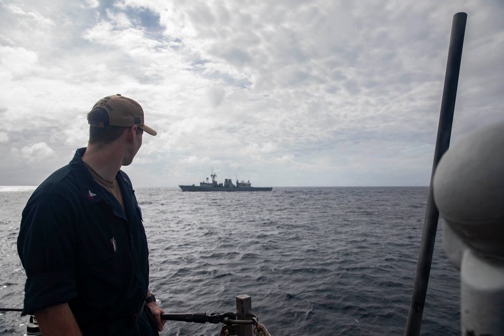 USS Higgins and HMCS Ottawa Conduct Bilateral Operation