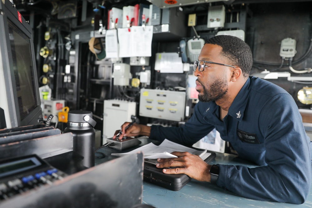 USS Princeton conducts routine operations as part of the Carl Vinson Carrier Strike Group