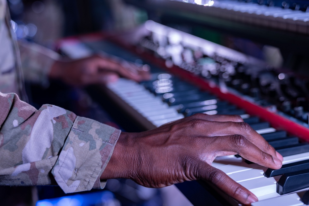Tuning into unity as AFCENT Band brings music to the region