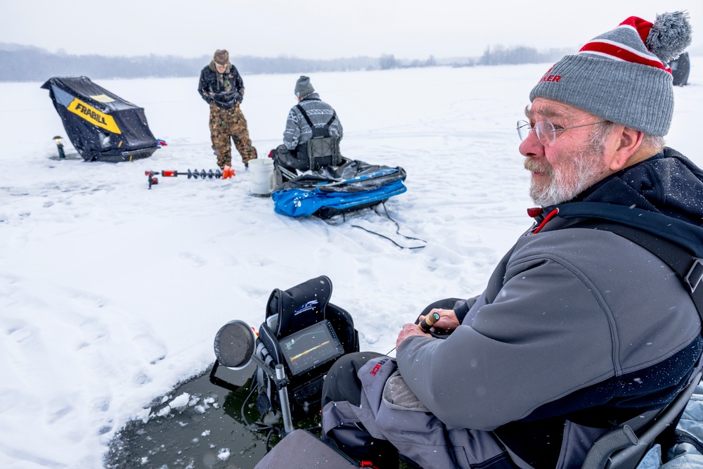 Crowds gather in beautiful wintery landscape at Shenango for Eagle Fest