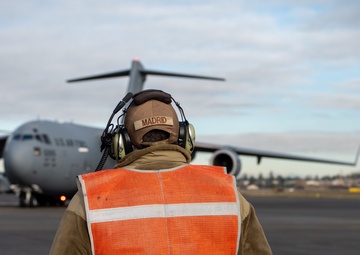 62d AW showcases Global Airlift Power during nine-ship departure