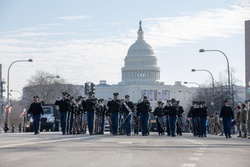 The Army Old Guard Fife and Drum Corps rehearse for inauguration [Image 7 of 11]