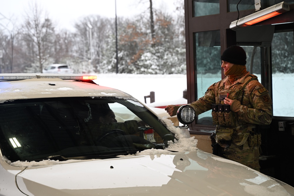 Keeping America's Airfield operational through winter storm
