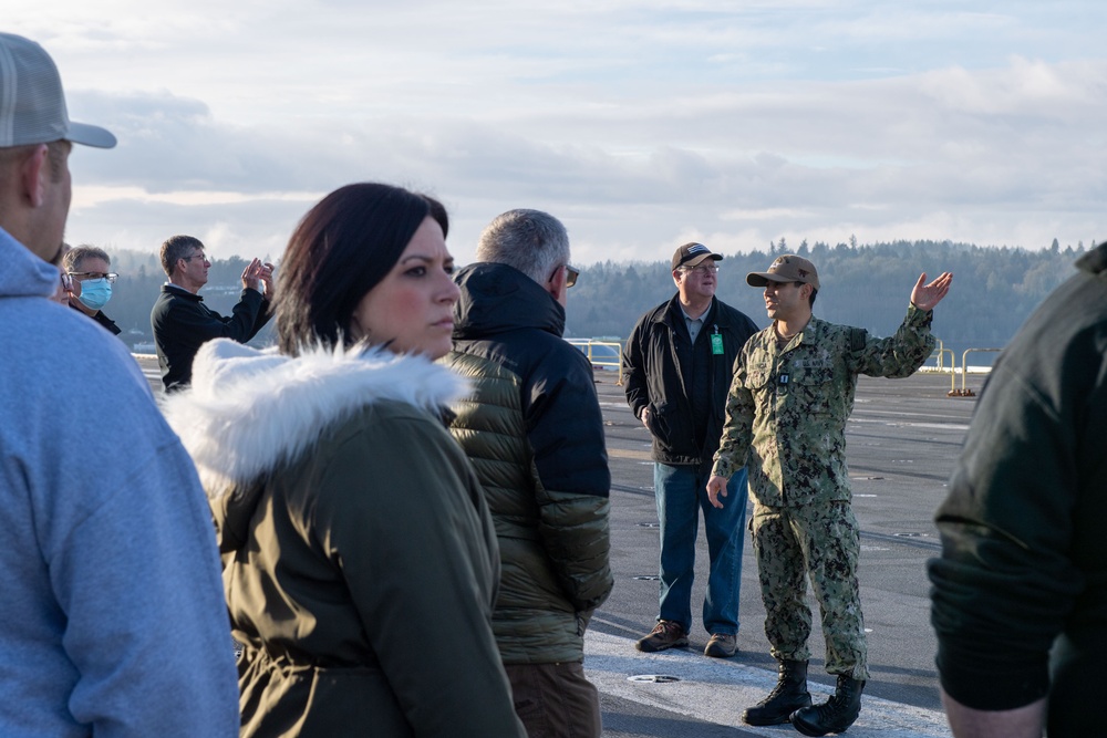 USS Ronald Reagan (CVN 76) hosts a tour for Navy League of Bremerton