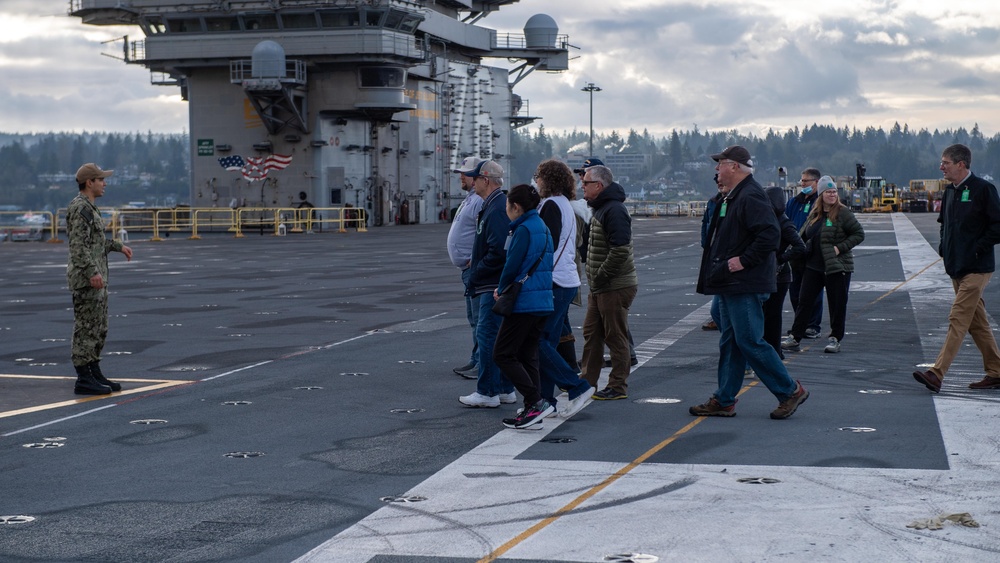 USS Ronald Reagan (CVN 76) hosts a tour for Navy League of Bremerton