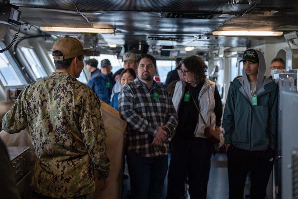 USS Ronald Reagan (CVN 76) hosts a tour for Navy League of Bremerton