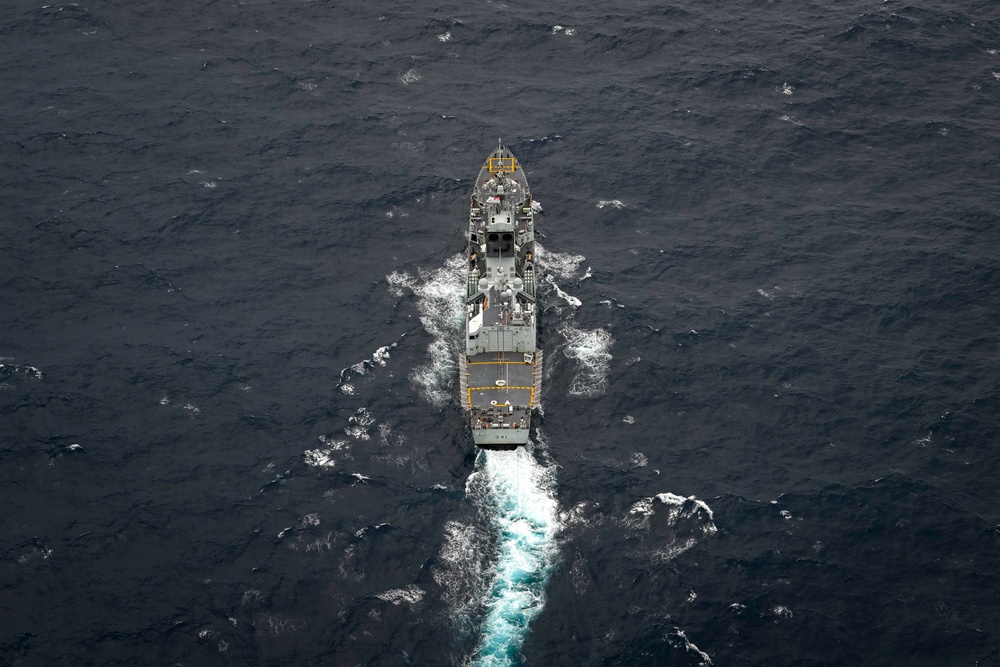 USS Higgins (DDG 76), HMCS Ottawa (FFH 341) Conduct Bilateral Operations