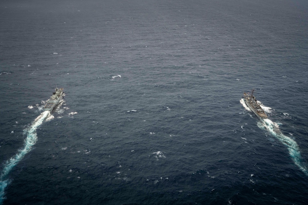 USS Higgins (DDG 76), HMCS Ottawa (FFH 341) Conduct Bilateral Operations