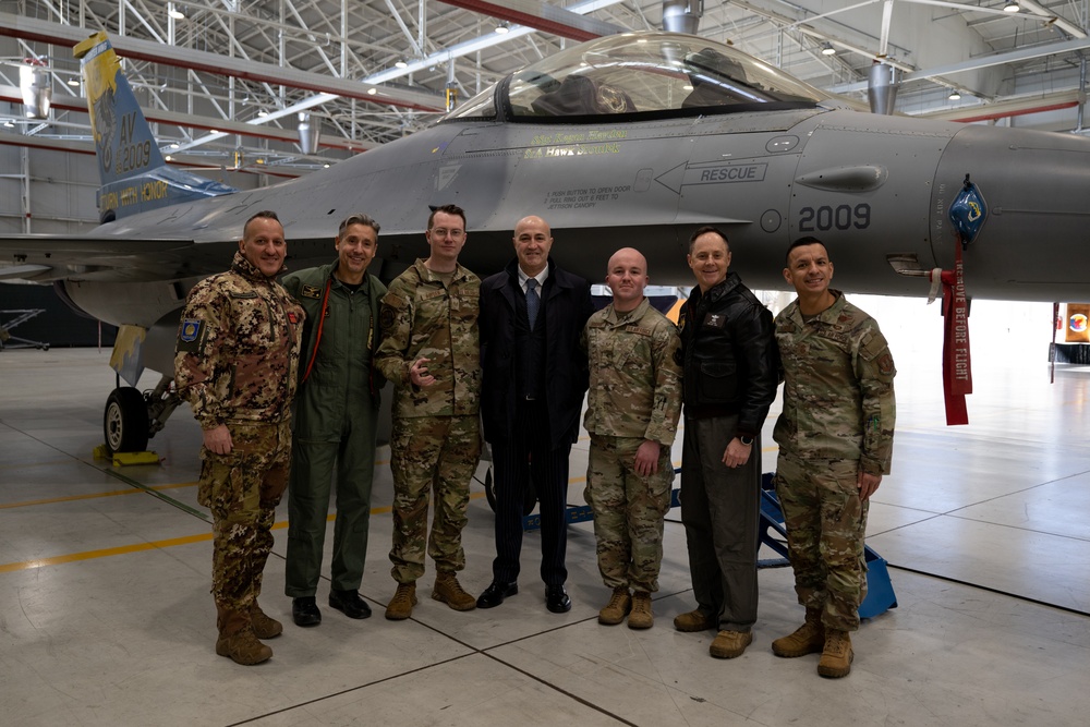 Prefect of Pordenone visits Aviano