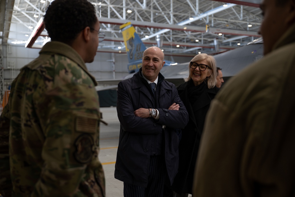 Prefect of Pordenone visits Aviano