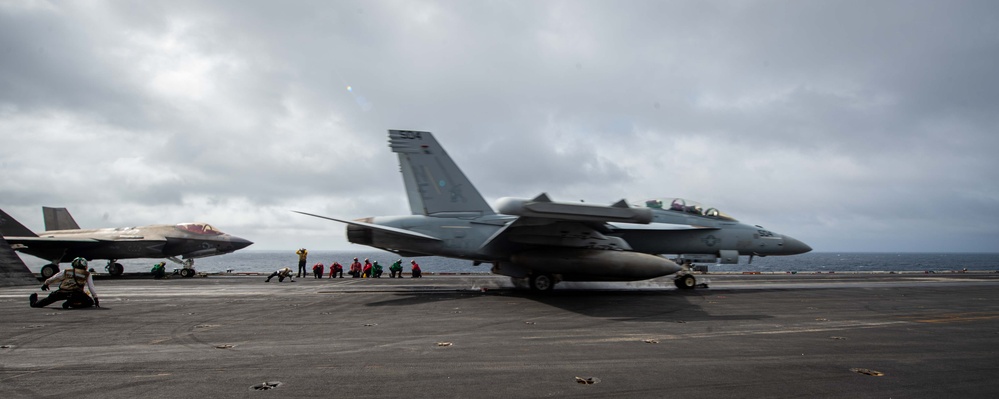 USS Carl Vinson (CVN 70) Conducts Routine Flight Operations in the South China Sea