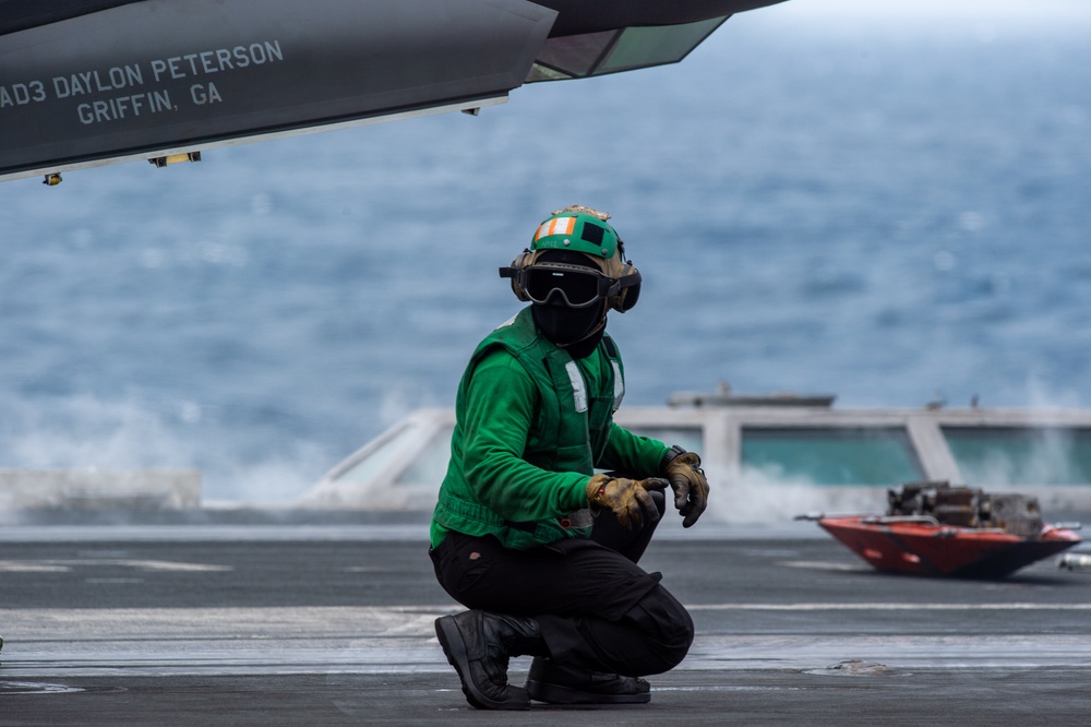 USS Carl Vinson (CVN 70) Conducts Routine Flight Operations in the South China Sea