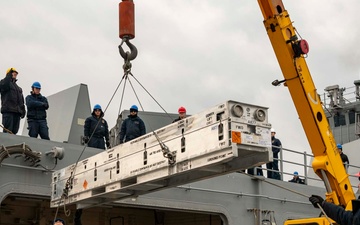 Missile Upload aboard USS America (LHA 6)