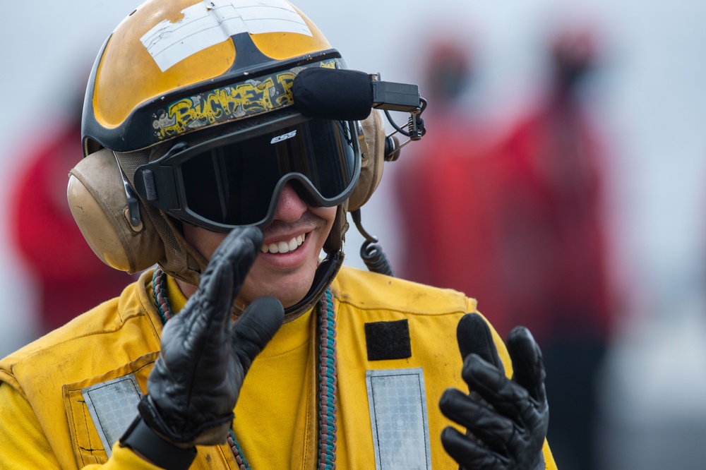 USS Carl Vinson (CVN 70) Conducts Routine Flight Operations in the South China Sea