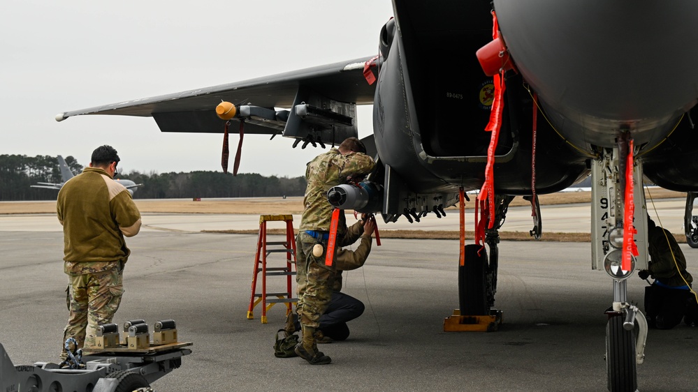 SJAFB hosts fourth quarter load crew competition