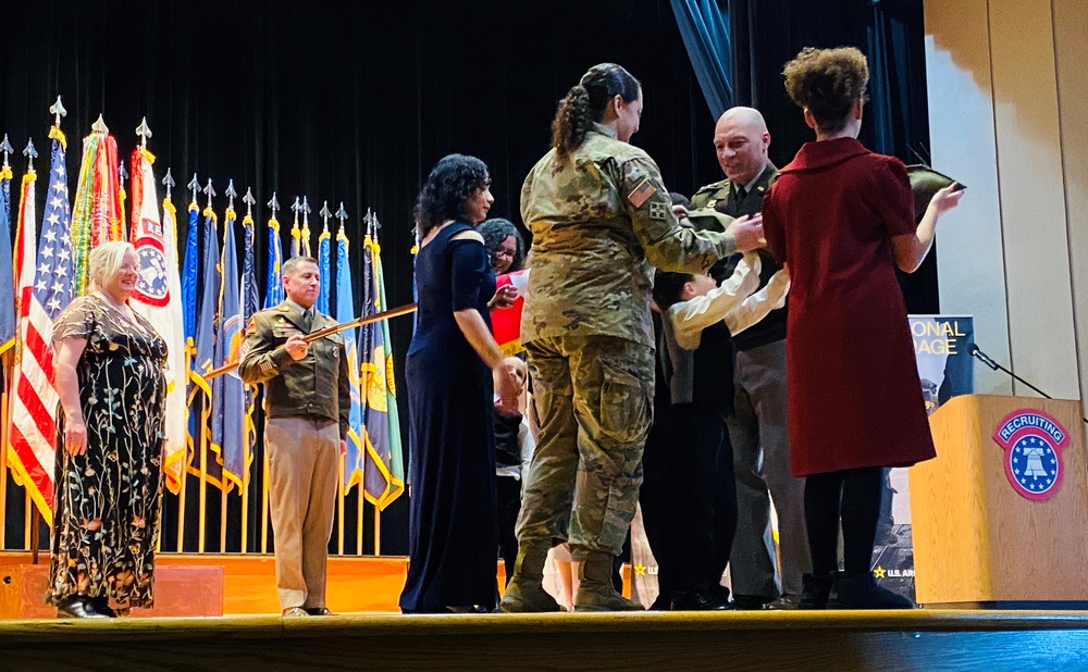 Commanding general of Army Recruiting receives third star