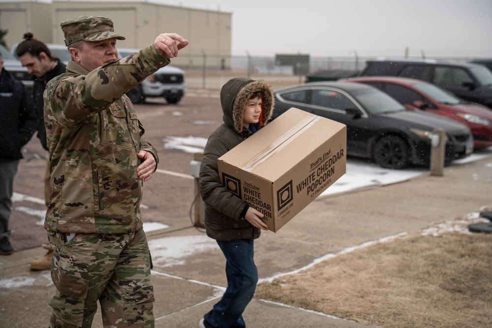 Cub Scouts deliver popcorn to 114th Fighter Wing