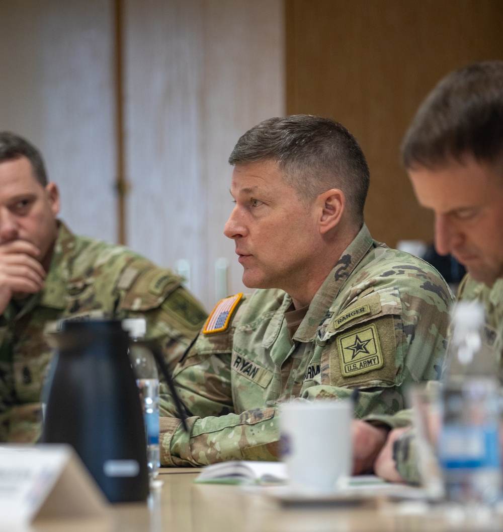 10th Mountain Division commanders conduct command team discussion during Combined Resolve