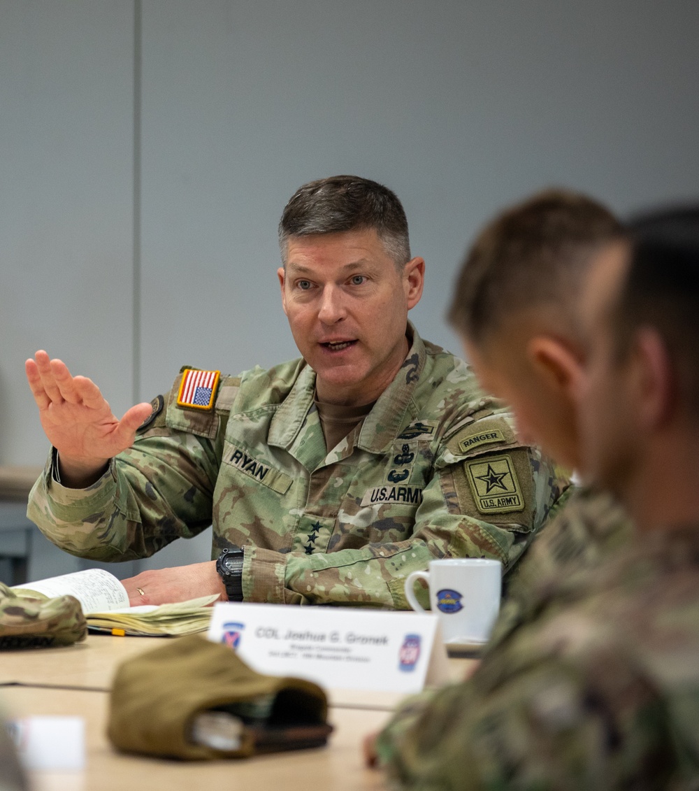 10th Mountain Division commanders conduct command team discussion during Combined Resolve