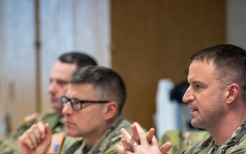 10th Mountain Division commanders conduct command team discussion during Combined Resolve