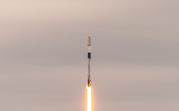 Starlink 12-4 Launches from CCSFS