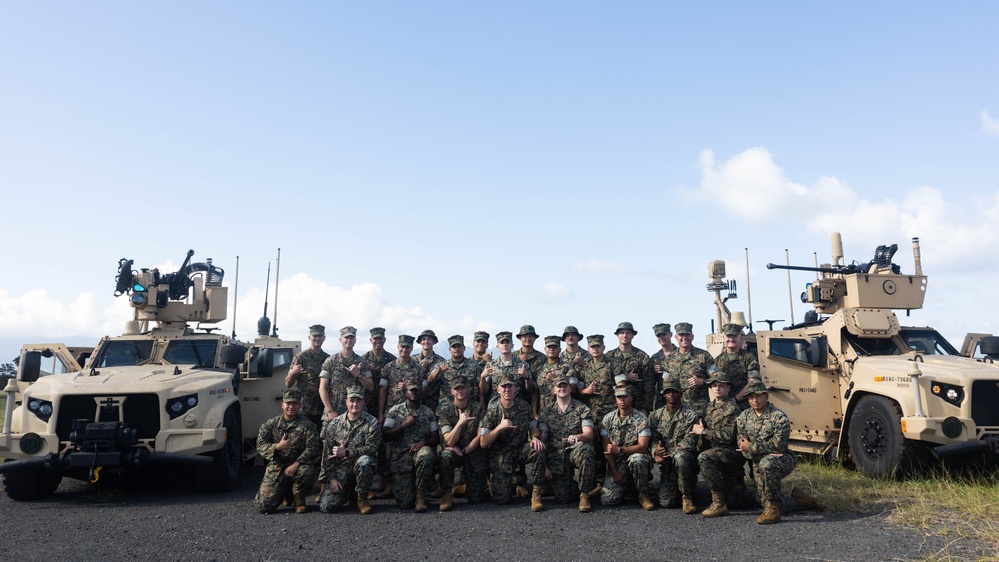 3d Marine Division Commanding General takes a look at the MADIS