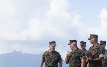 3d Marine Division Commanding General takes a look at the MADIS