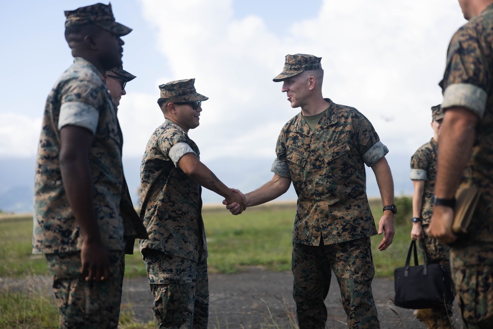 3d Marine Division Commanding General takes a look at the MADIS