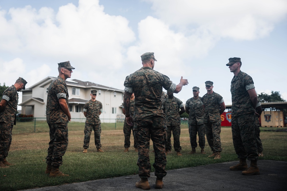 3d Marine Division Commanding General meets with Marines with 3d MLR