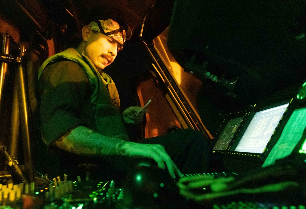 USS Preble (DDG 88) Night Flight Ops