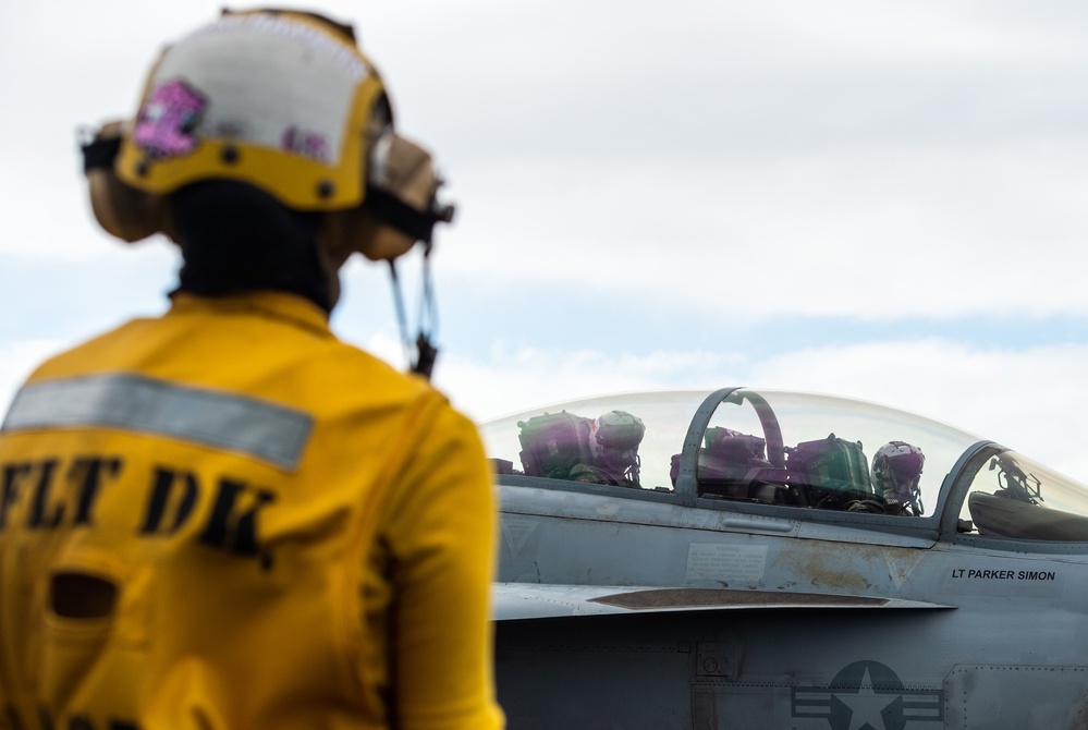 USS Carl Vinson (CVN 70) Conducts Routine Flight Operations in the South China Sea