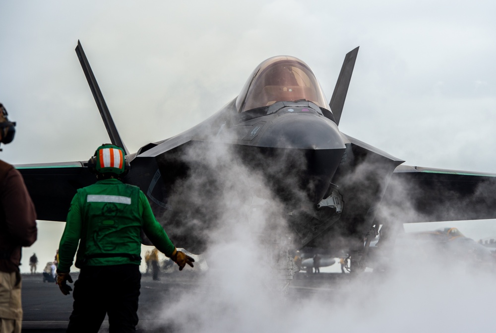 USS Carl Vinson (CVN 70) Conducts Routine Flight Operations in the South China Sea