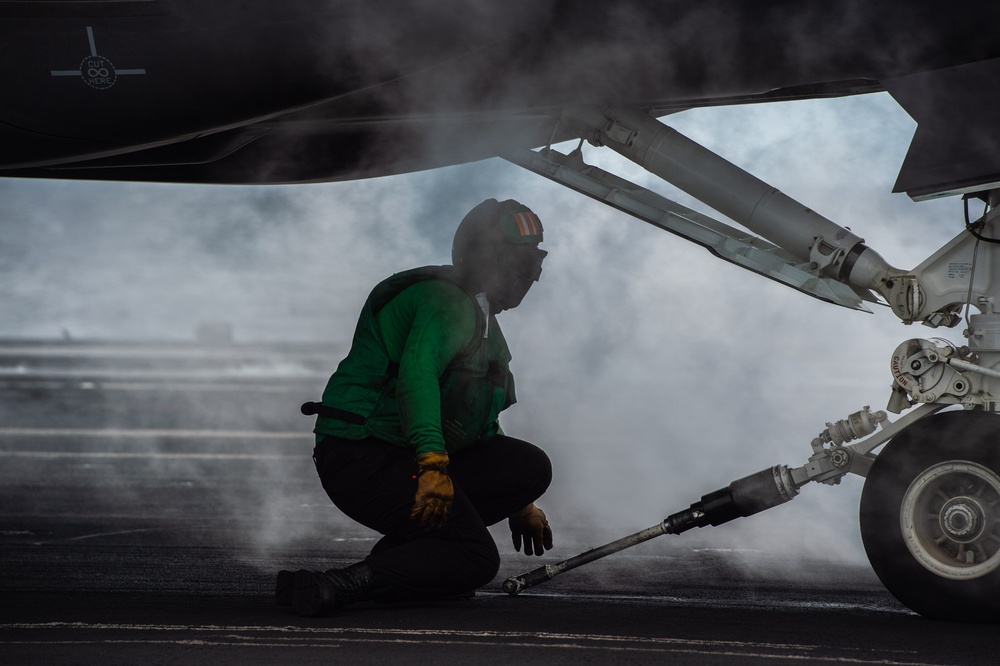 USS Carl Vinson (CVN 70) Conducts Routine Flight Operations in the South China Sea