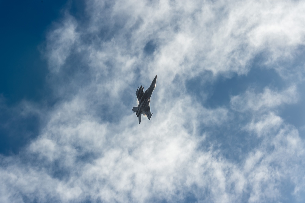 USS Carl Vinson (CVN 70) Conducts Routine Flight Operations in the South China Sea