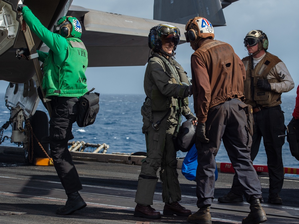 USS Carl Vinson (CVN 70) Conducts Routine Flight Operations in the South China Sea