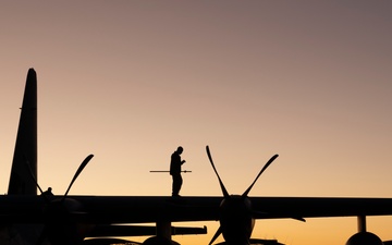 U.S. Marines with VMGR-252 prepare for a cold weather training exercise