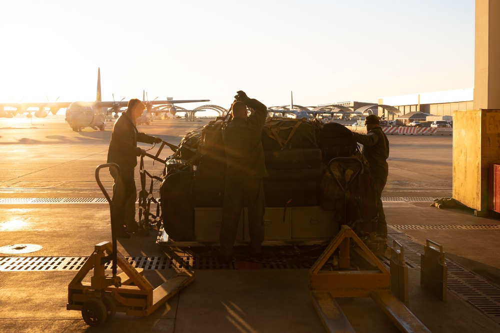 U.S. Marines with VMGR-252 prepare for a cold weather training exercise