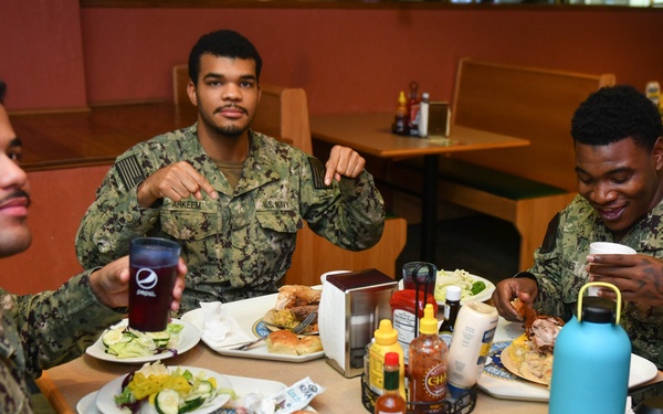 NAVSTA Norfolk Galley Hosts Its Annual Special Holiday Meal