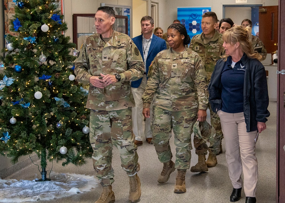 Fort Meade Garrison commander visits the 70th ISRW