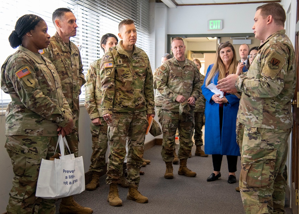 Fort Meade Garrison commander visits the 70th ISRW