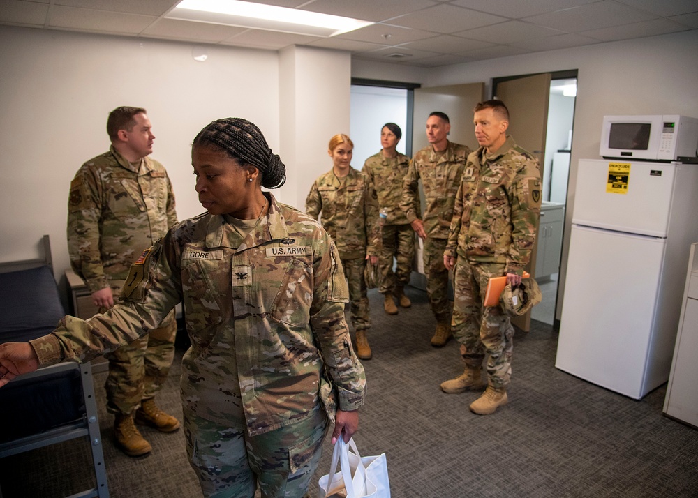 Fort Meade Garrison commander visits the 70th ISRW