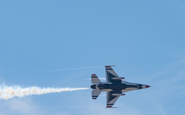 Thunderbirds visit Dyess to ensure airshow success