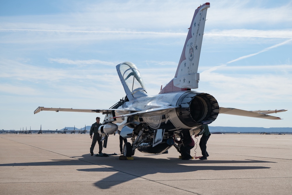 Thunderbirds visit Dyess to ensure airshow success