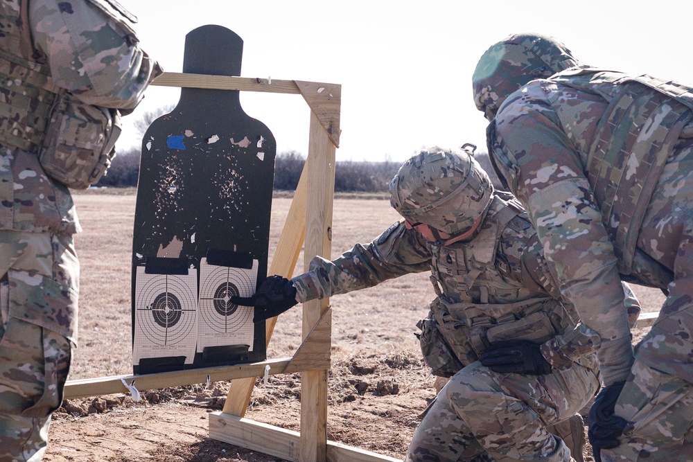 1-14 Soldiers Conduct M4 Qualification