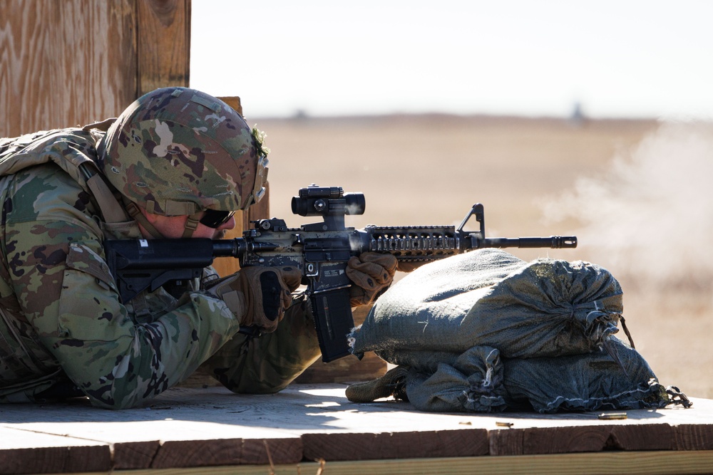 1-14 Soldiers Conduct M4 Qualification