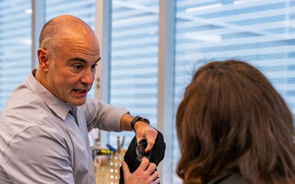 SOUTHCOM Commander Visits U.S. Army South Headquarters